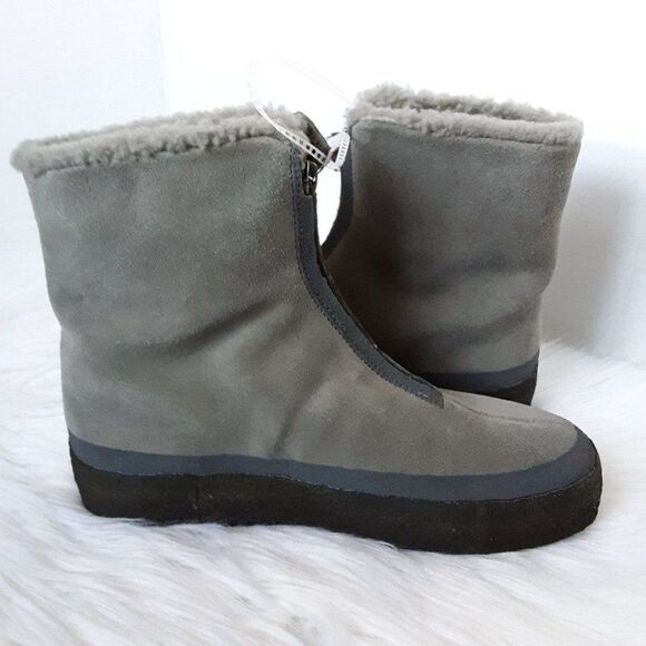 Clark's Women's Winter Boot size 6M - Picture 4 of 11